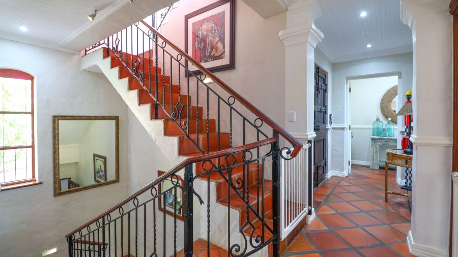 6 Bedroom Property for Sale in Kingfisher Creek Western Cape